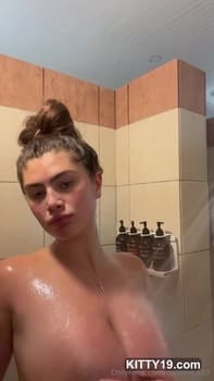 Colleen Sheehan sexy