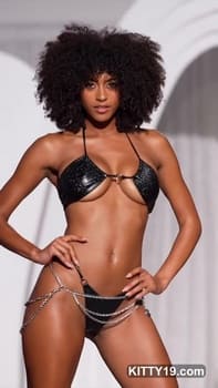 Briana Smith naked
