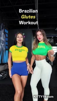 Gaby de Paula ass