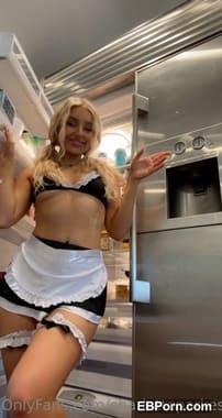 Charlotte Parkes nude