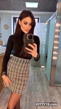 Anyuta Pujalina nude