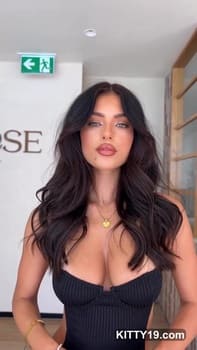 Crystal Bellotti topless