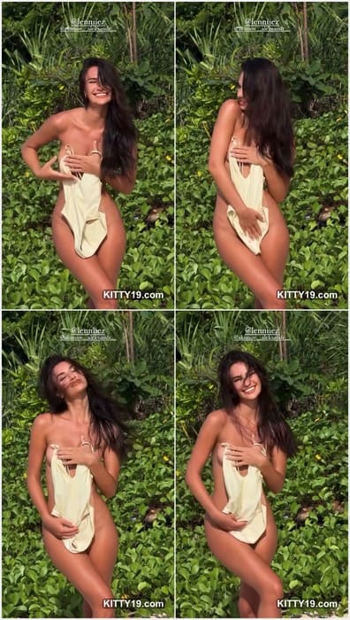 Lenniiez onlyfans leak video with topless and naked pussy on the beach. Hot and awesome model need riding on dick!