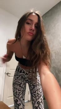 Pilot Paisley-Rose sex