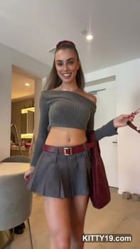 Sarah Leonard hot