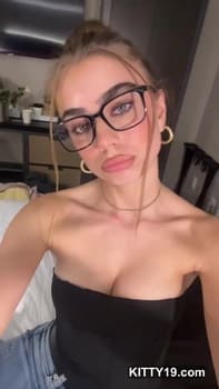 Sarah Leonard nude leaks