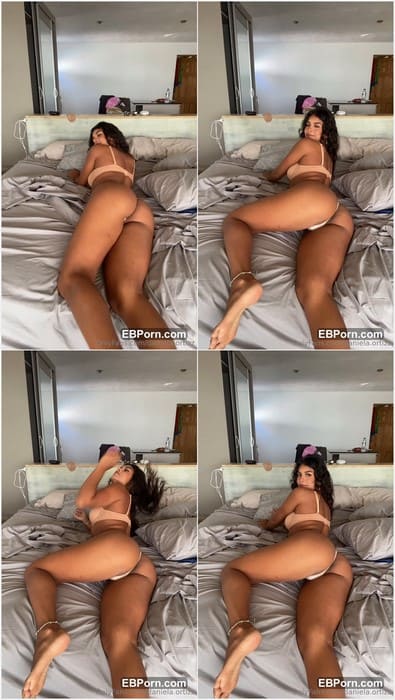 Alexia Salas hot